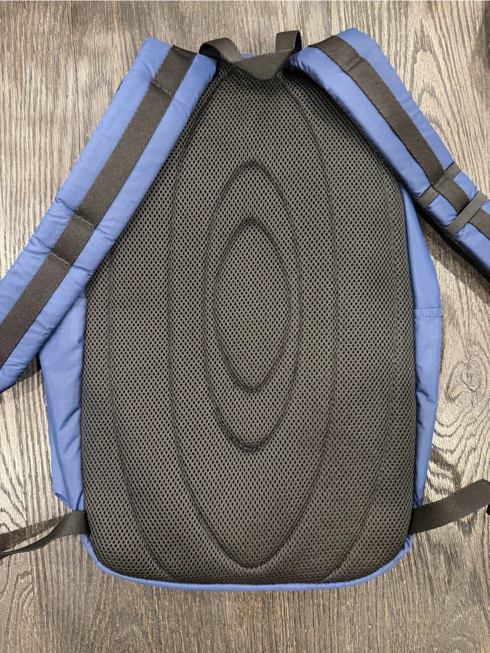 NWT OAKLEY SPORTS BACKPACK NAVY